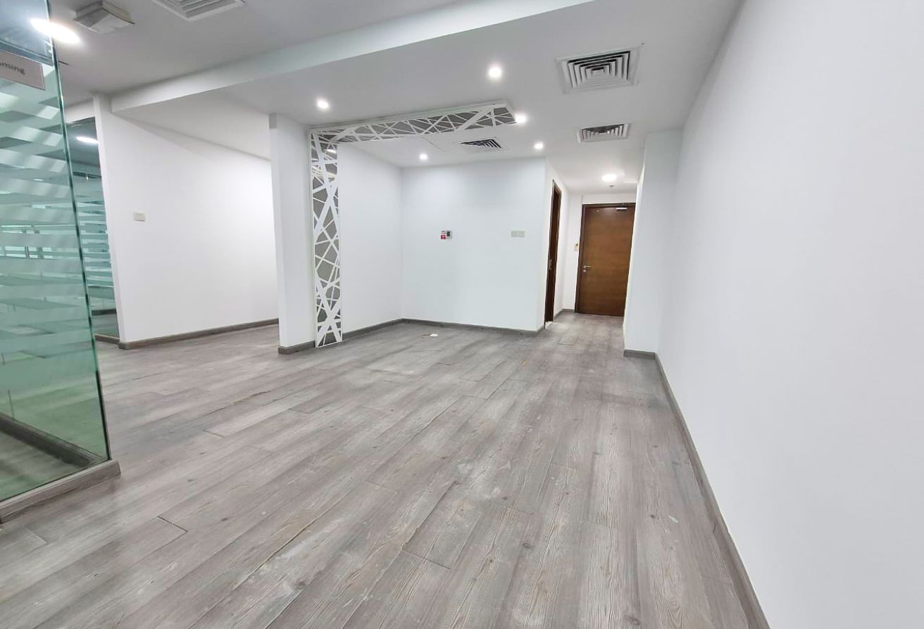 2 Parkings | Fully Upgraded | Great Layout