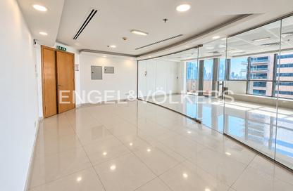 Office Space - Studio - 1 for rent in Fortune Executive - JLT Cluster T - Jumeirah Lake Towers - Dubai Office Space - Studio - 1 for rent in Fortune Executive - JLT Cluster T - Jumeirah Lake Towers - Dubai