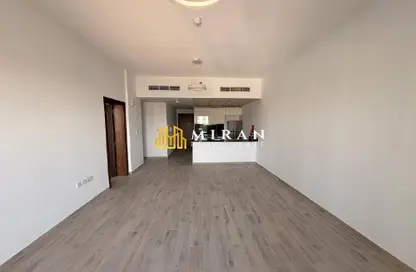 شقة - غرفة نوم - 2 حمامات للايجار في ار ام تي ريسيدنز - منطقة 11 - قرية جميرا الدائرية - دبي