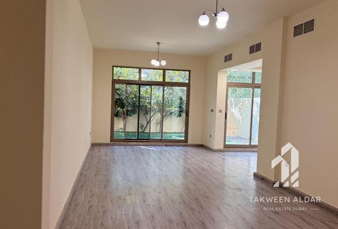 75021120 - Property Image 2