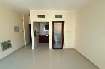 Apartment - Studio - 1 Bathroom for rent in Al Mujarrah - Al Sharq - Sharjah