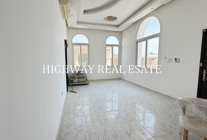 121104911 - Property Image 3