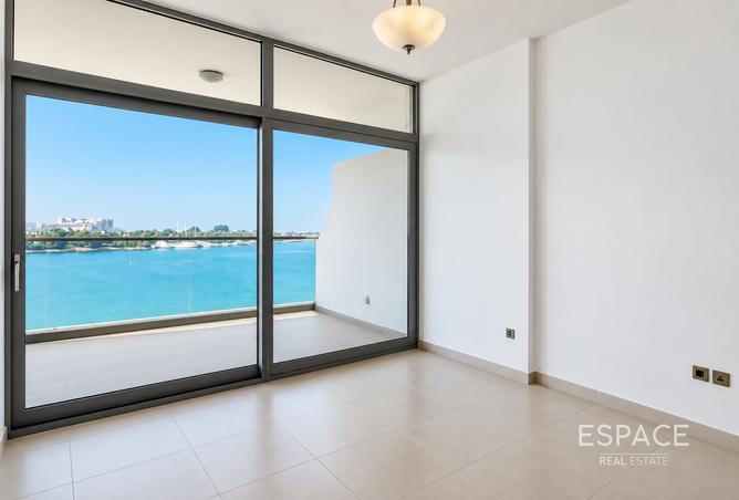 Full Sea View | Large Balcony | Beach Access photo 2