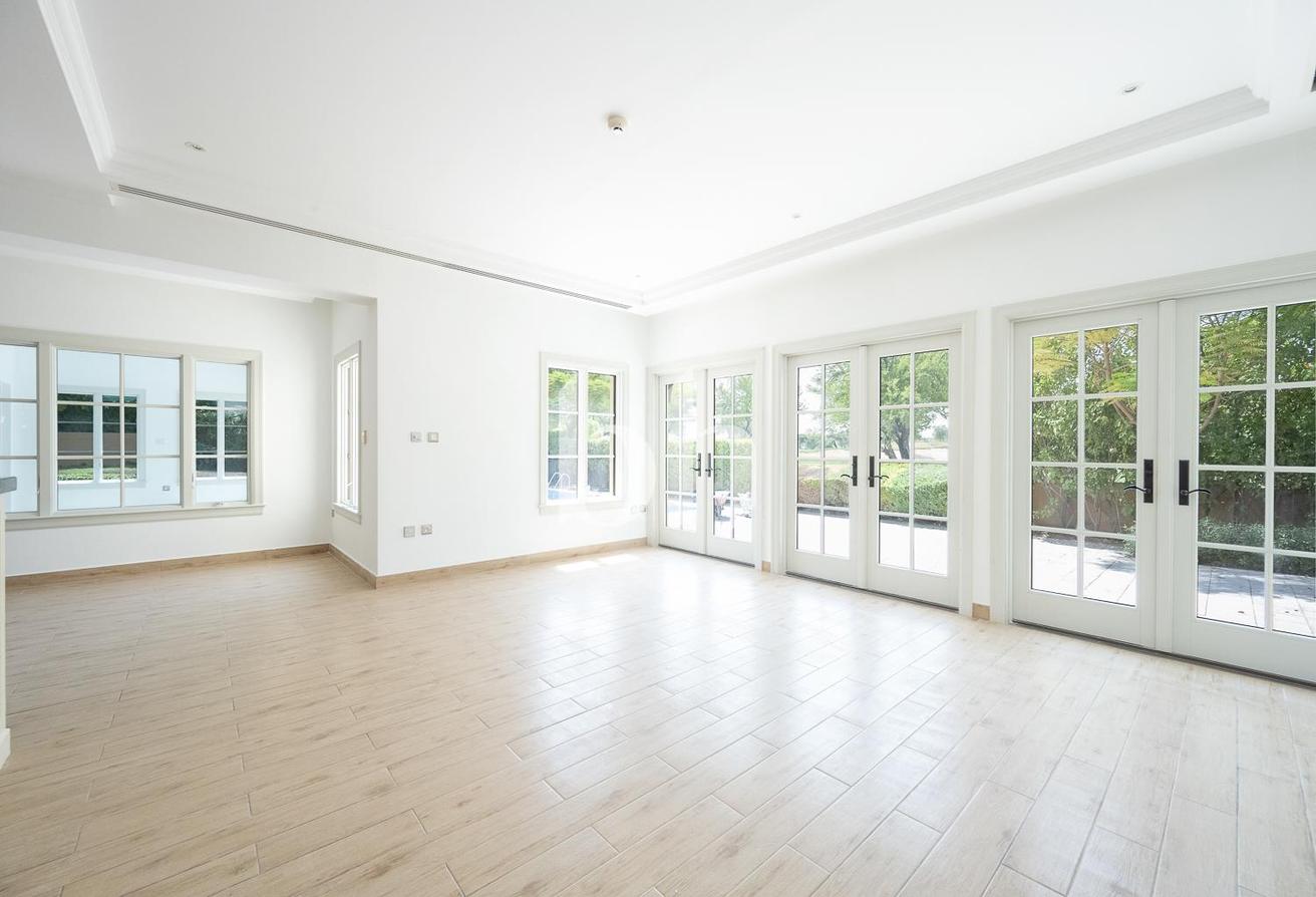 Golf Views | Unfurnished | Large Plot and BUA photo 2