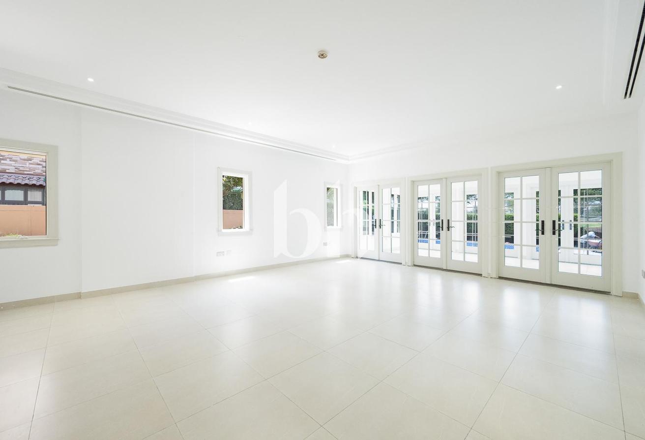 Golf Views | Unfurnished | Large Plot and BUA photo 7
