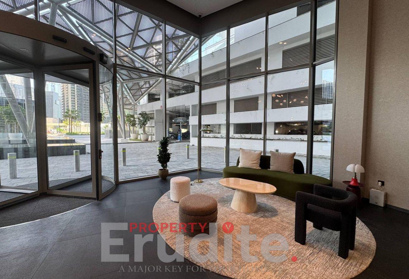 Canal-Burj Khalifa View / Brand New /Luxury Living photo 17
