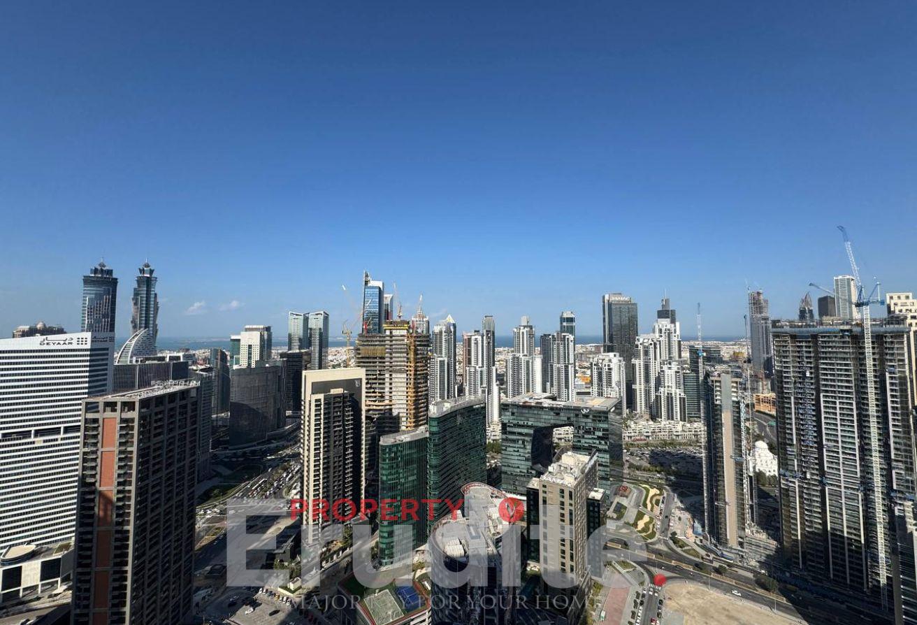 Canal-Burj Khalifa View / Brand New /Luxury Living photo 12