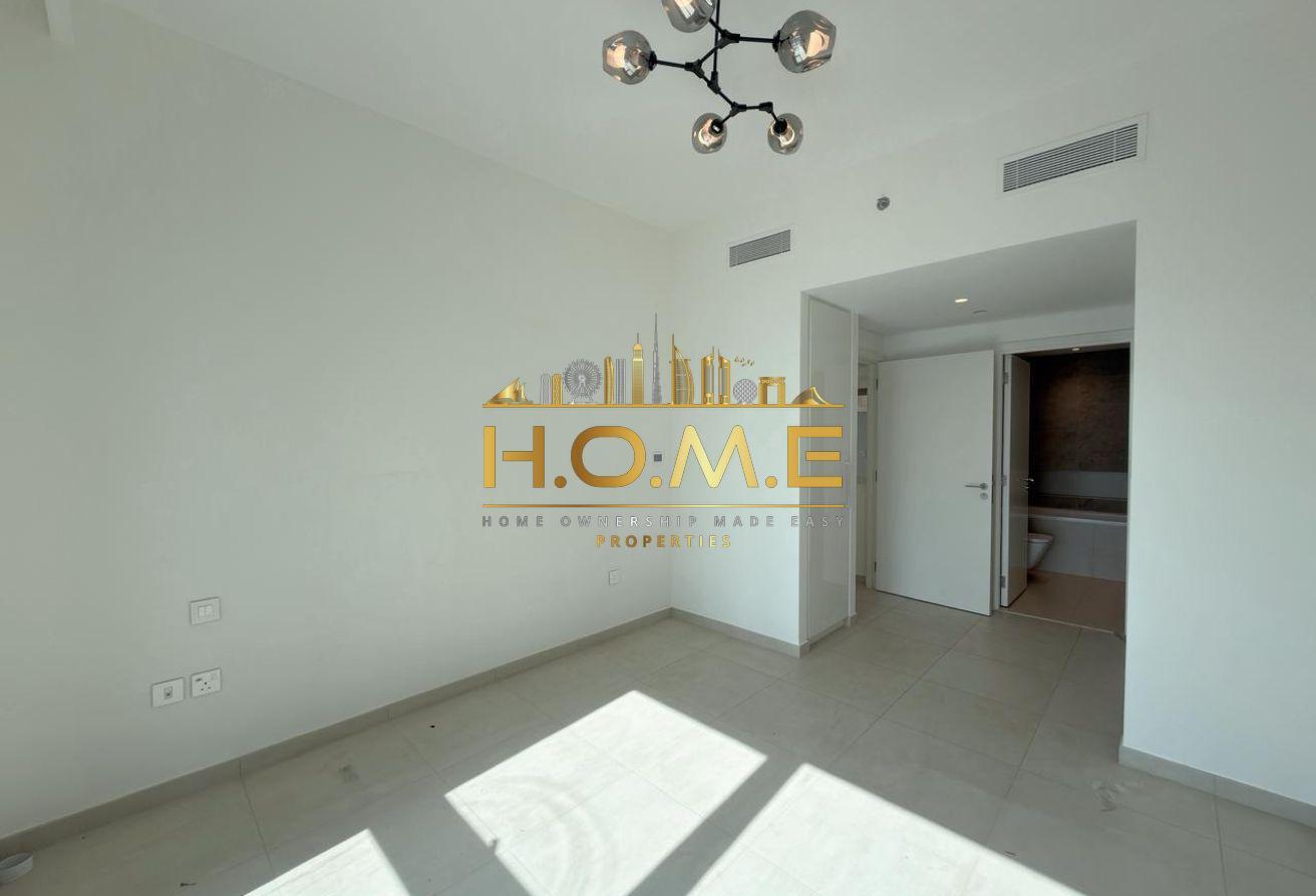 Spacious Layout | Burj Khalifa View | 2BR photo 5