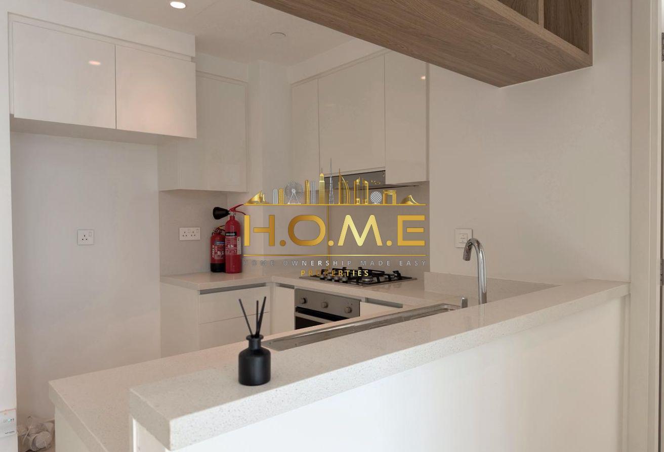 Spacious Layout | Burj Khalifa View | 2BR photo 9