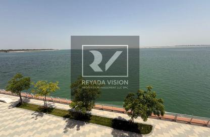Townhouse - 4 - 5 for rent in Al Sail Tower - Al Dana - Al Raha Beach - Abu Dhabi