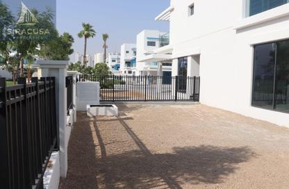 Villa - 5 - 5 for rent in Santorini - Damac Lagoons - Dubai