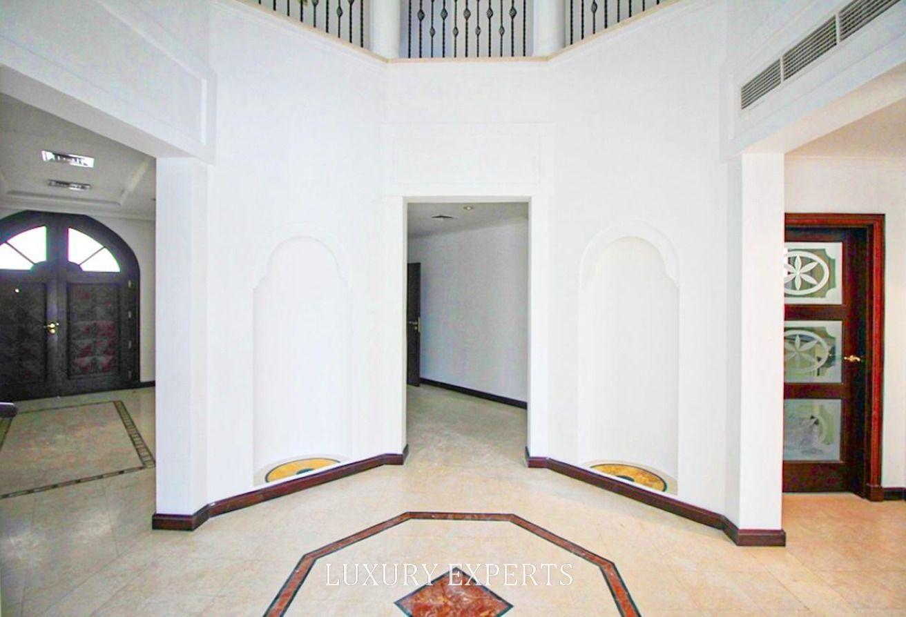 4BR BEACHFRONT VILLA I SEA VIEW I UNFURNISHED photo 4