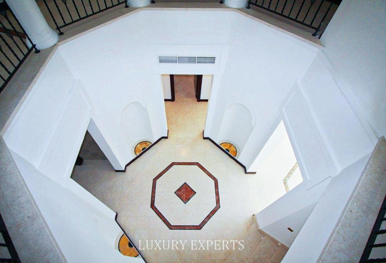 4BR BEACHFRONT VILLA I SEA VIEW I UNFURNISHED photo 8