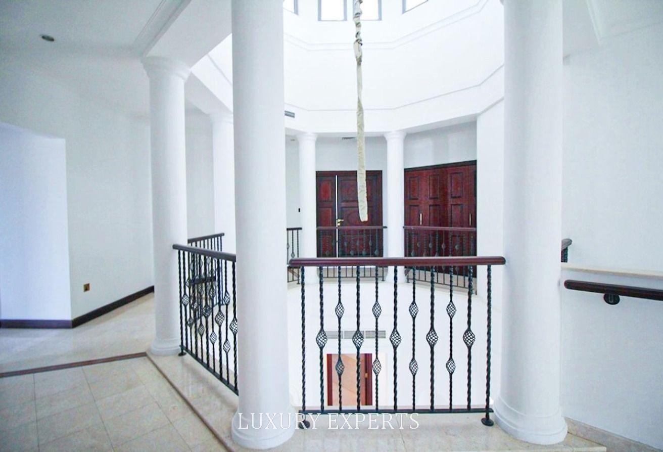 4BR BEACHFRONT VILLA I SEA VIEW I UNFURNISHED photo 6
