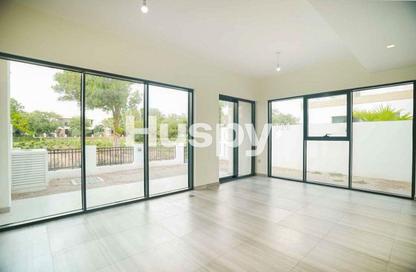 Townhouse - 4 - 4 for rent in Park Residence 1 - Park Residences - Damac Hills - Dubai