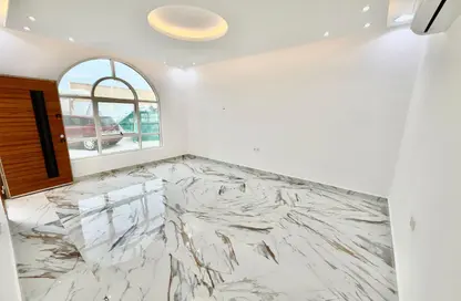 شقة - غرفة نوم - 1 حمام للايجار في مدينة الرياض - أبوظبي شقة - غرفة نوم - 1 حمام للايجار في مدينة الرياض - أبوظبي