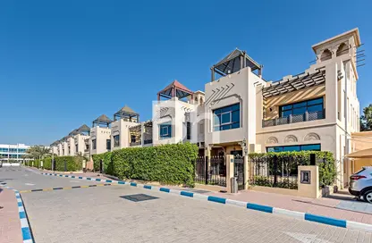 Villa - 5 Bedrooms - 6 Bathrooms for rent in Roda Beach Resort Villas - Jumeirah 3 - Jumeirah - Dubai Villa - 5 Bedrooms - 6 Bathrooms for rent in Roda Beach Resort Villas - Jumeirah 3 - Jumeirah - Dubai