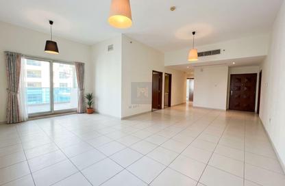 Apartment - 2 - 3 for rent in Cascades Tower - Dubai Marina - Dubai Apartment - 2 - 3 for rent in Cascades Tower - Dubai Marina - Dubai