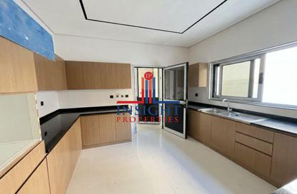 Villa - 5 - 7 for rent in Al Mankhool - Bur Dubai - Dubai