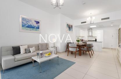 Apartment - 1 Bedroom - 2 Bathrooms for rent in Royal Bay by Azizi - The Crescent - Palm Jumeirah - Dubai