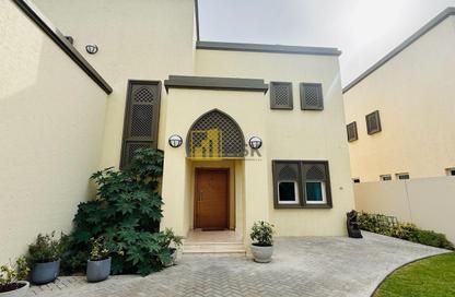 Villa - 3 - 4 for rent in District 8 - Jumeirah Park - Dubai