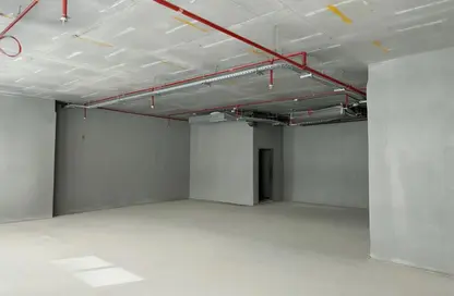 Office Space - Studio - 1 Bathroom for rent in Grosvenor Office Tower - Business Bay - Dubai