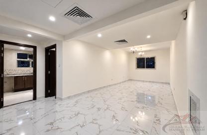 Apartment - 2 - 3 for rent in Muwaileh 29 Building - Muwaileh - Sharjah