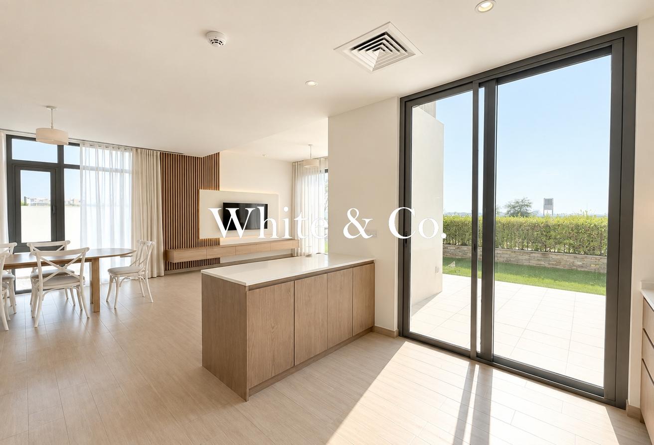 Immaculate | Golf Course View | Furnished photo 4