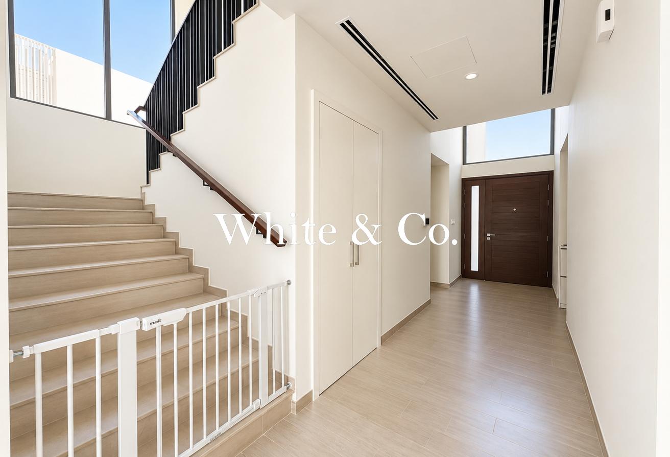 Immaculate | Golf Course View | Furnished photo 6