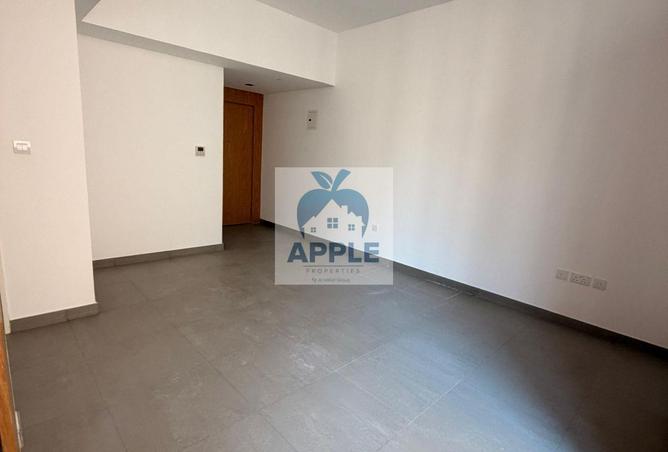 102827270 - Property Image 3
