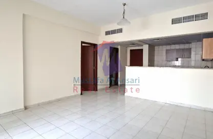 شقة - غرفة نوم - 2 حمامات للبيع في كيو02 - طراز فرنسي - المدينة العالمية - دبي شقة - غرفة نوم - 2 حمامات للبيع في كيو02 - طراز فرنسي - المدينة العالمية - دبي