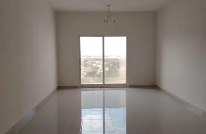 شقة - 2 غرف نوم - 3 حمامات للايجار في مساكن كورنيش عجمان - طريق كورنيش عجمان - عجمان