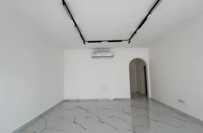 Apartment - 4 Bedrooms - 5 Bathrooms for sale in Al Jurainah 1 - Al Jurainah - Sharjah