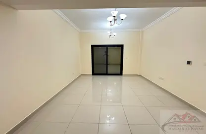 شقة - غرفة نوم - 2 حمامات للايجار في الثاني مويلح - تجارية مويلح - الشارقة