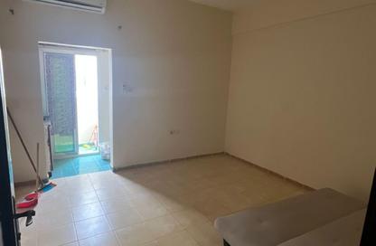 Apartment - Studio - 1 Bathroom for rent in Al Nasreya - Sharjah