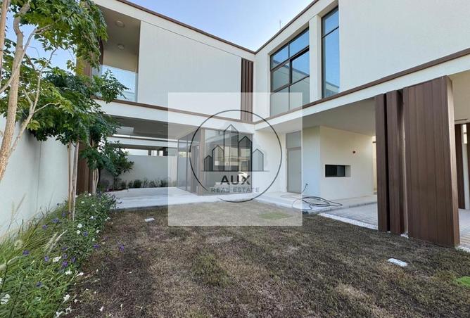 HOT DEAL! l Corner l Large Garden l Vacant