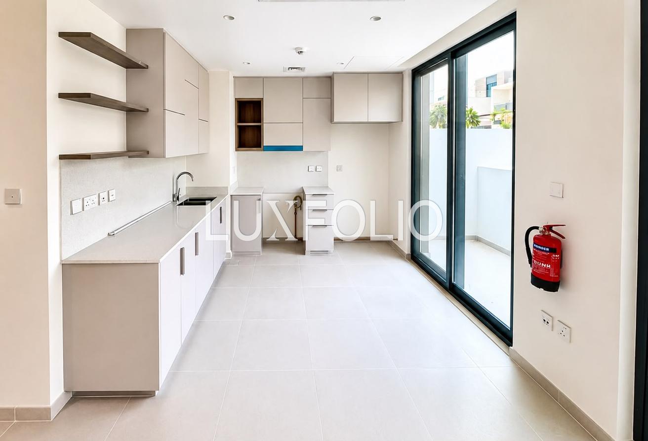 Vacant | Brand New | View of Wadi photo 4