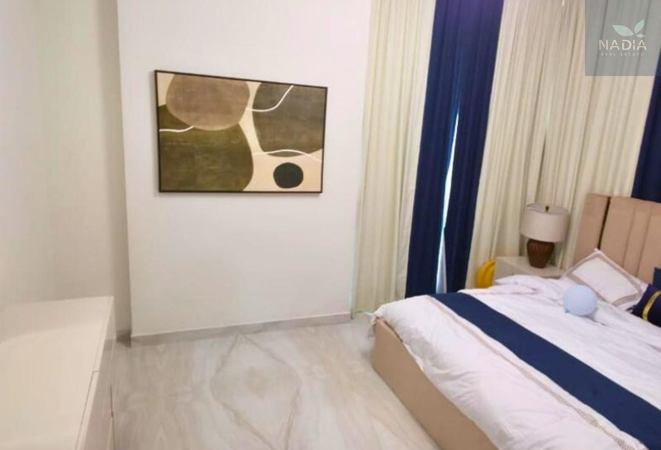 Convertible in 1 Bedroom| Study | Luxury Amenities photo 3