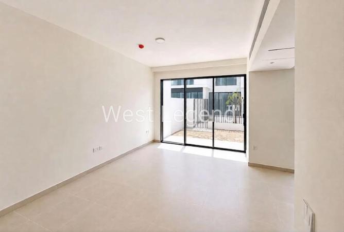 3-bed villa in May · Brand new — photo 3