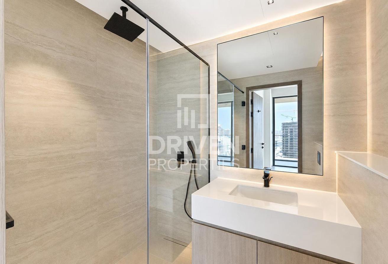 Corner Unit | Vacant | Spacious with Maid Room photo 13