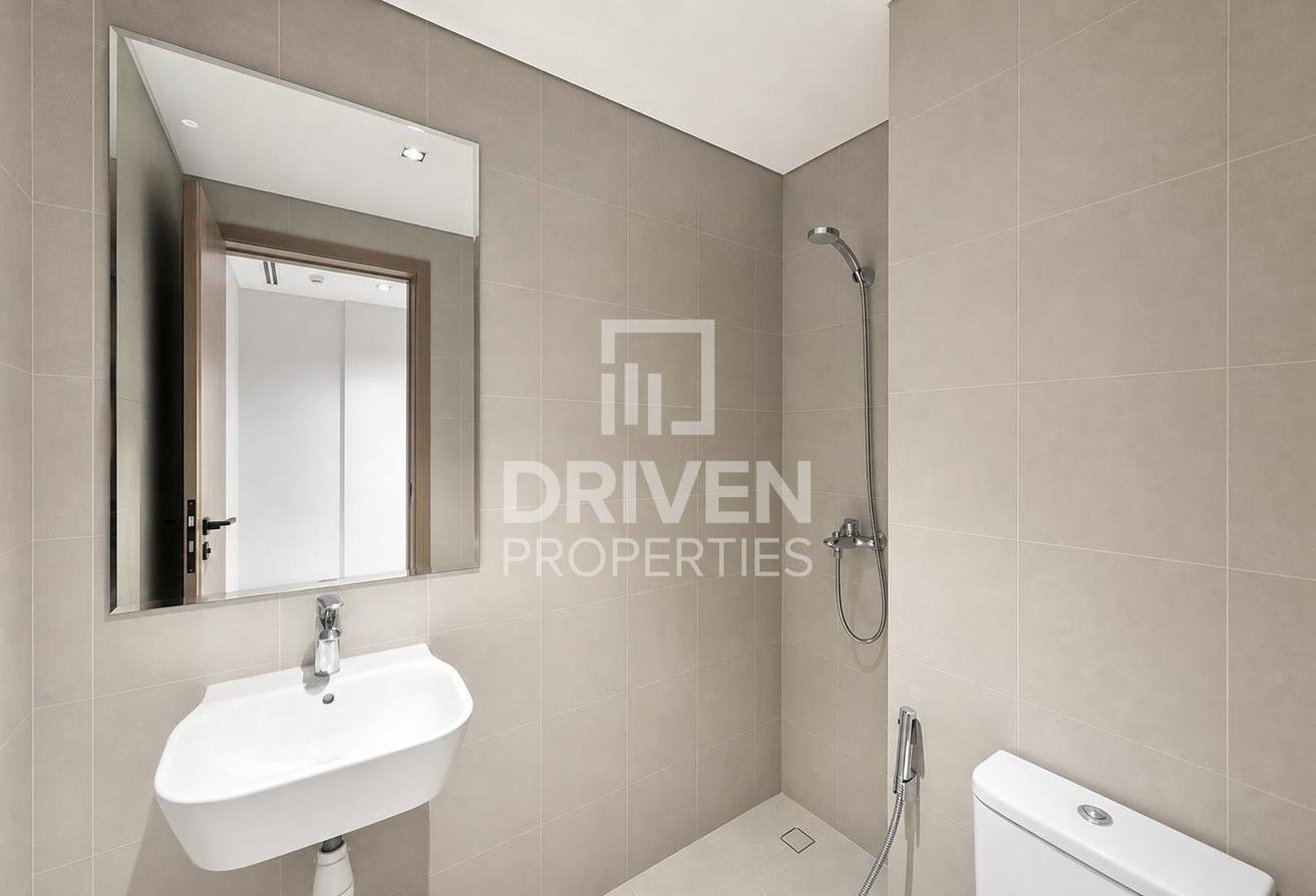 Corner Unit | Vacant | Spacious with Maid Room photo 10