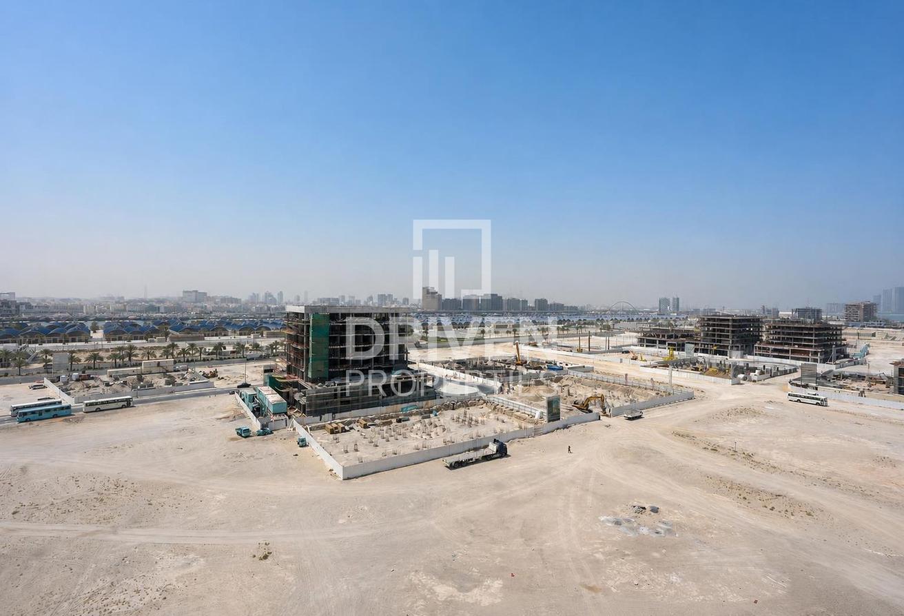 Corner Unit | Vacant | Spacious with Maid Room photo 18