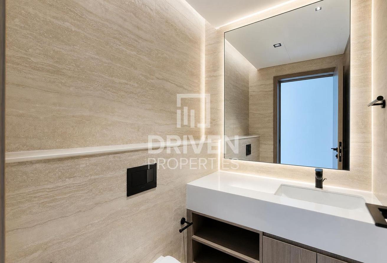 Corner Unit | Vacant | Spacious with Maid Room photo 11