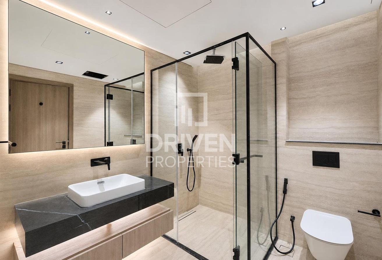 Corner Unit | Vacant | Spacious with Maid Room photo 15