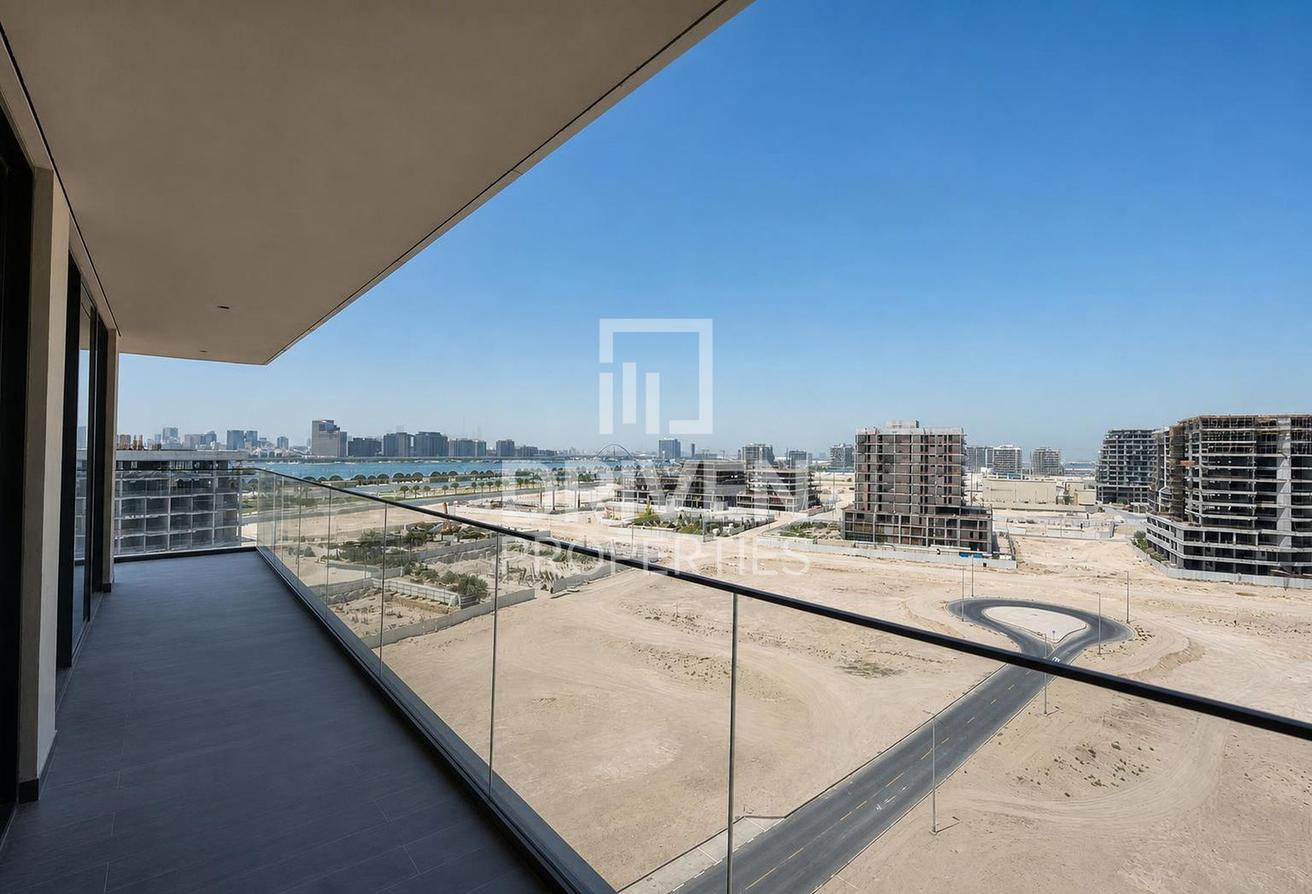 Corner Unit | Vacant | Spacious with Maid Room photo 16