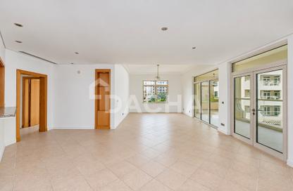 Apartment - 3 - 2 for sale in Abu Keibal - Shoreline Apartments - Palm Jumeirah - Dubai