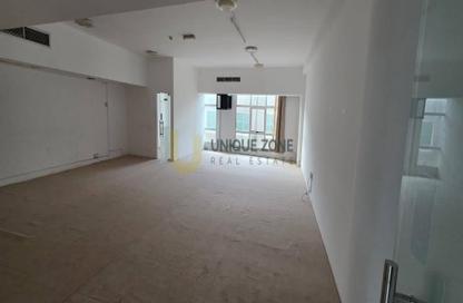 Office Space - Studio - 1 Bathroom for rent in Sarah Building - Al Garhoud - Dubai