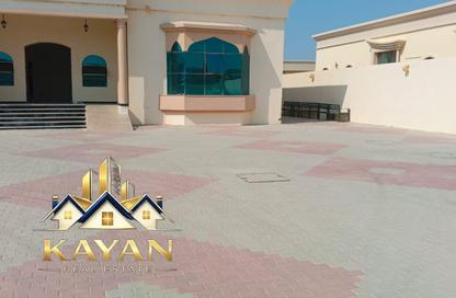 Villa - 6 - 5 for rent in Al Salamah - Umm Al Quwain