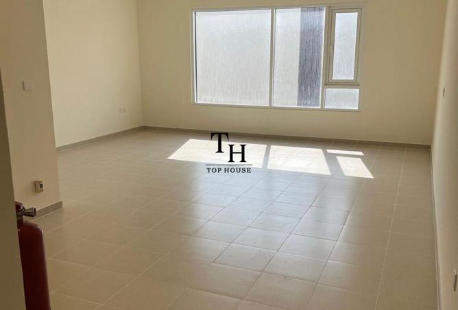 74234478 - Property Image 2