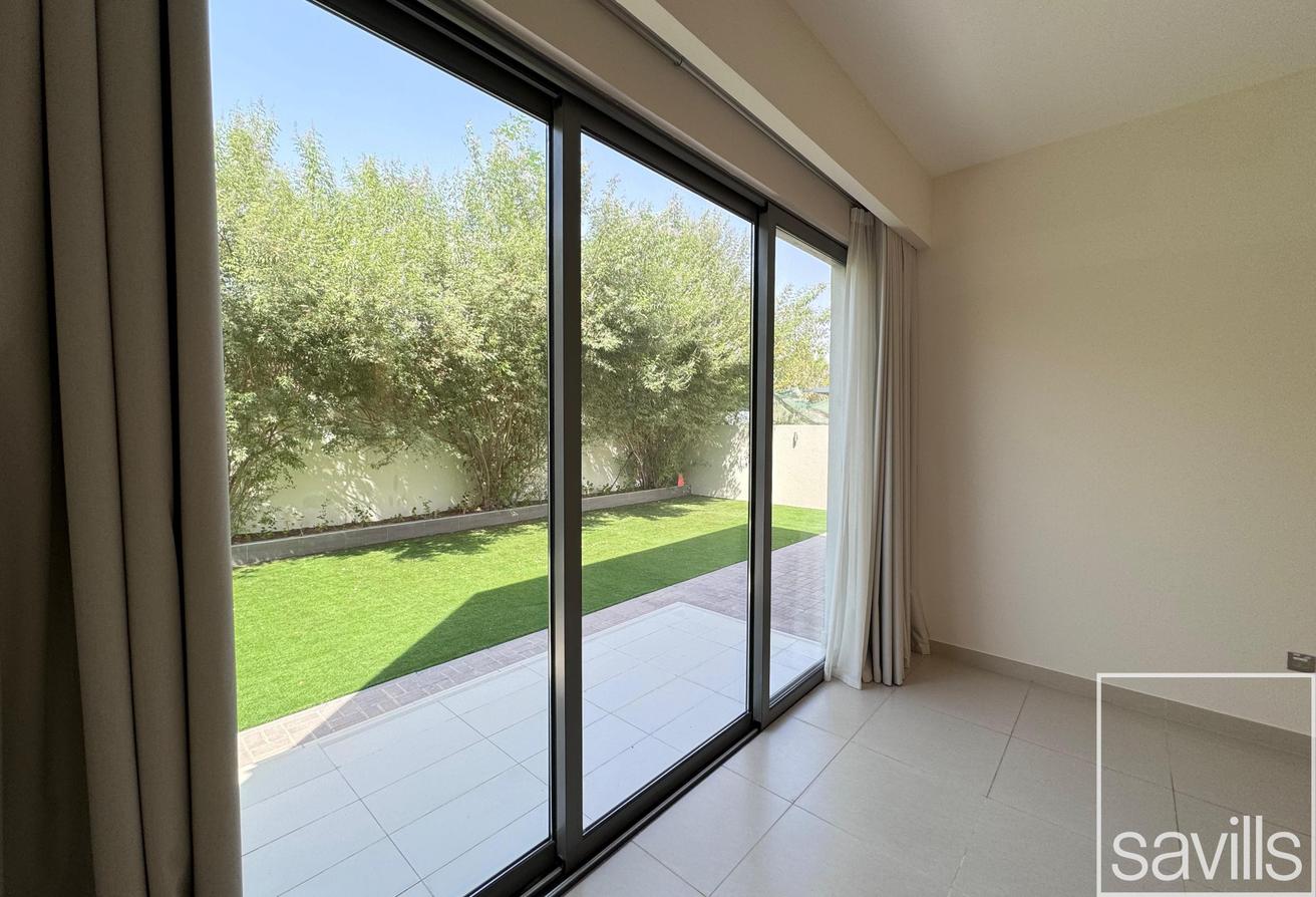 Close to Pool | Nicely Landscaped | Vacant Soon photo 4
